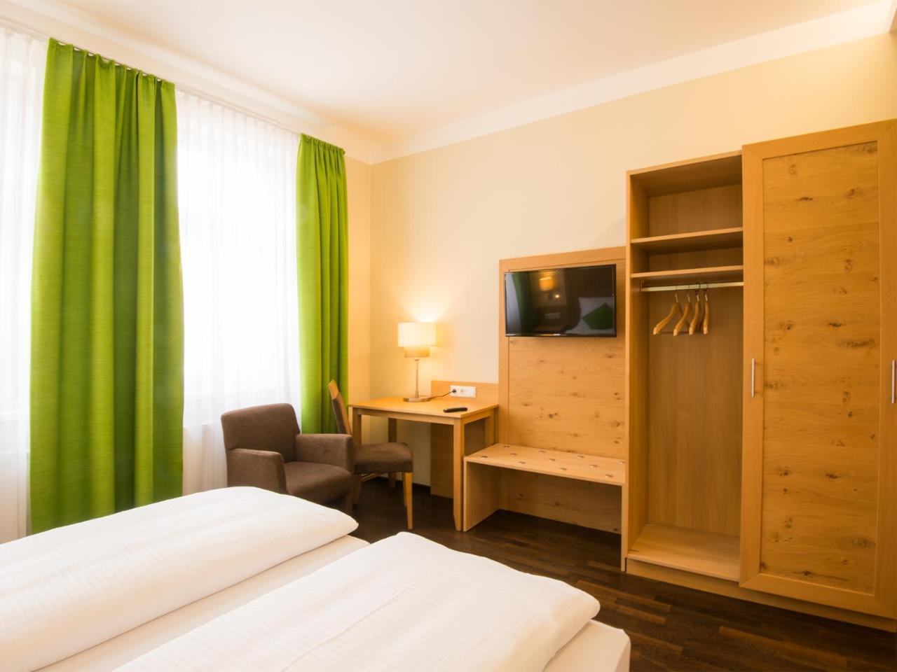 Hotel Brauereigasthof Amberger Kosching Экстерьер фото